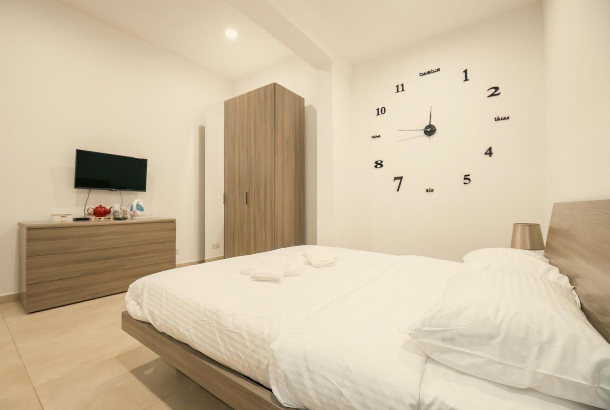 Sliema Central O'Clock B&B Malta Exterior foto