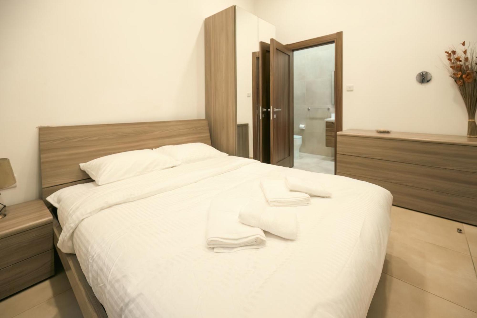 Sliema Central O'Clock B&B Malta Exterior foto